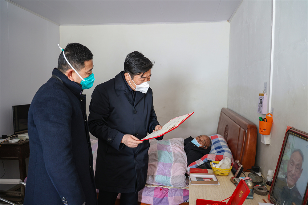 20230110 胡兆辉到云台慰问 (1).jpg