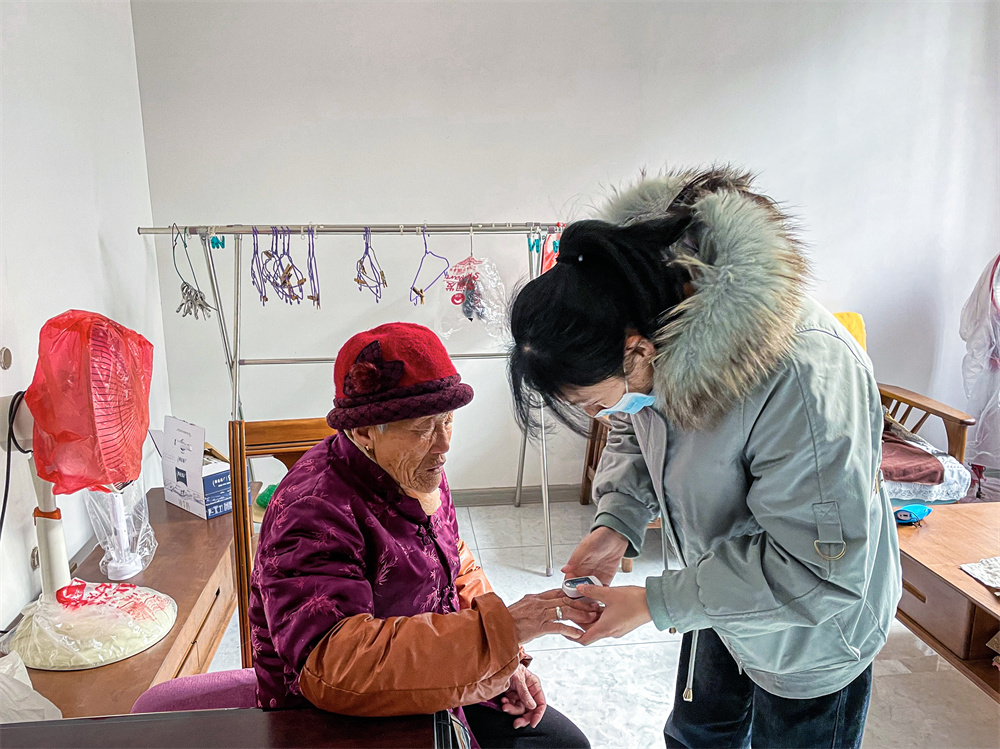 20230208 初春送温暖   关爱“夕阳红” (2).jpg