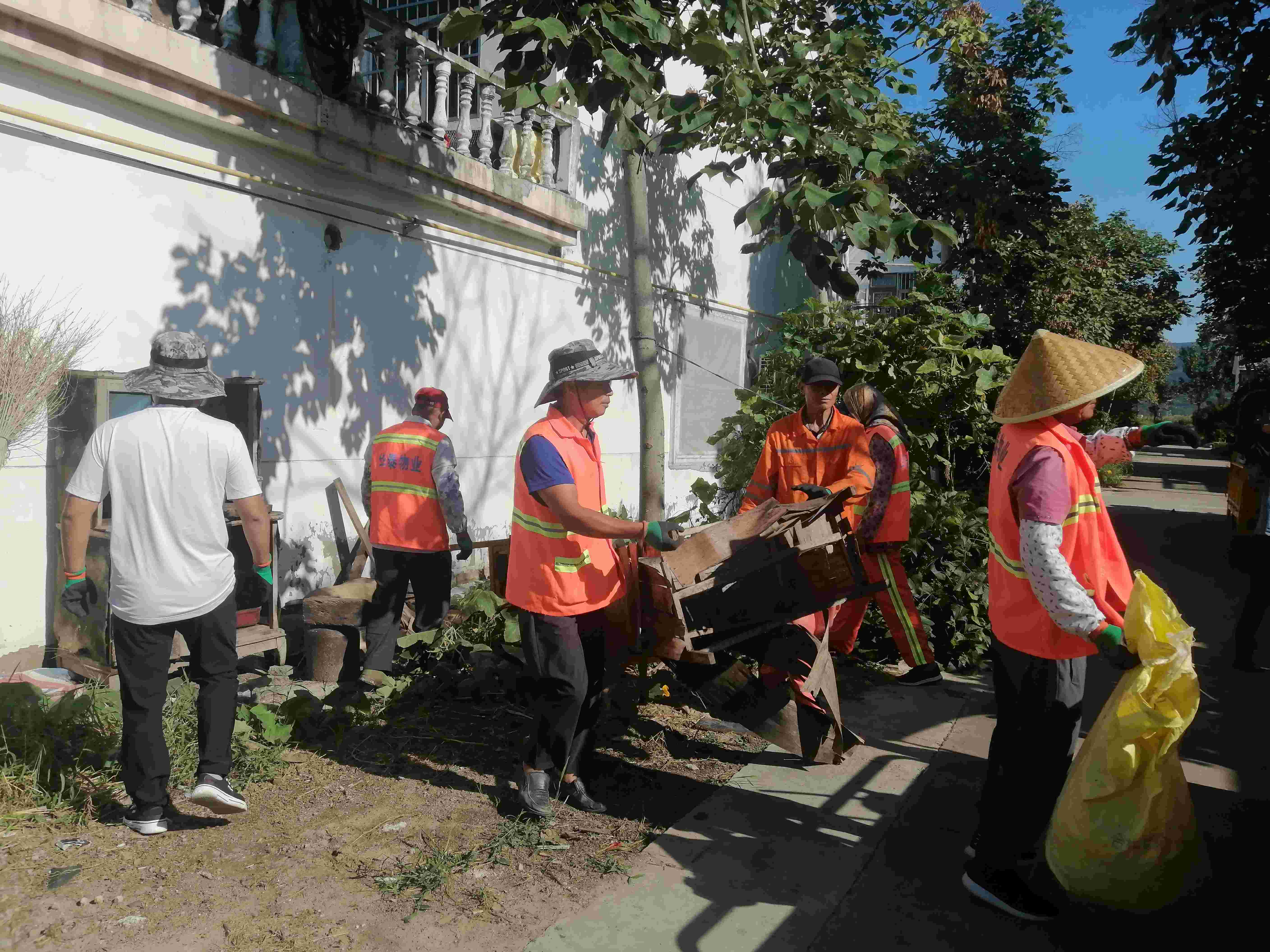 20230905云台张圩居委会开展“农村人居环境大整治”行动(1).jpg