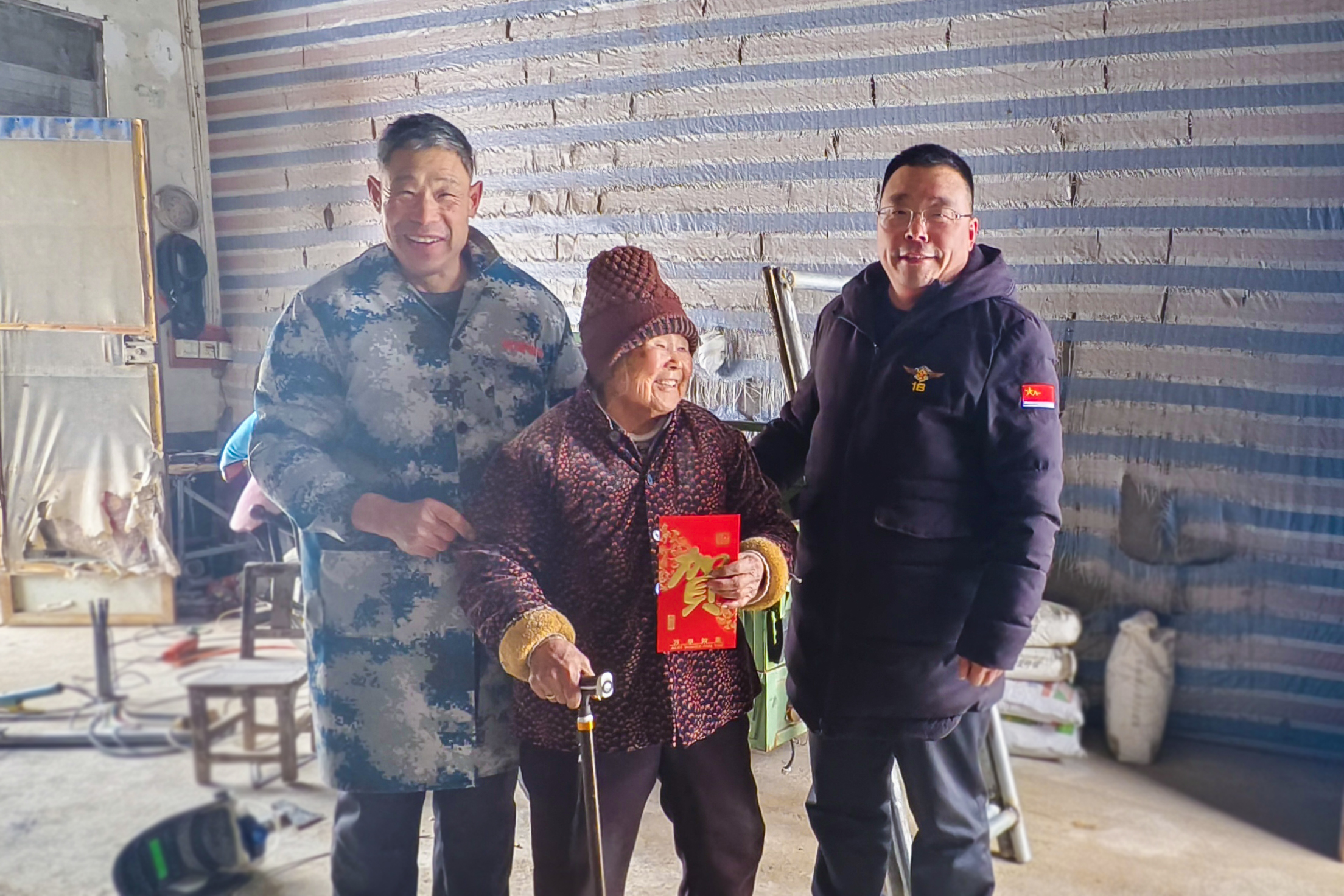 20240201云台开展结对共建村春节慰问活动.jpg