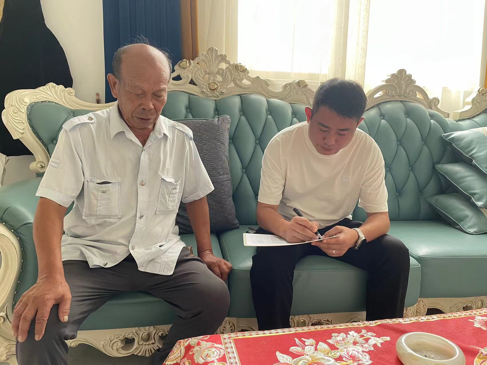 20240827 宏业积极开展人口信息采集登记工作.JPG