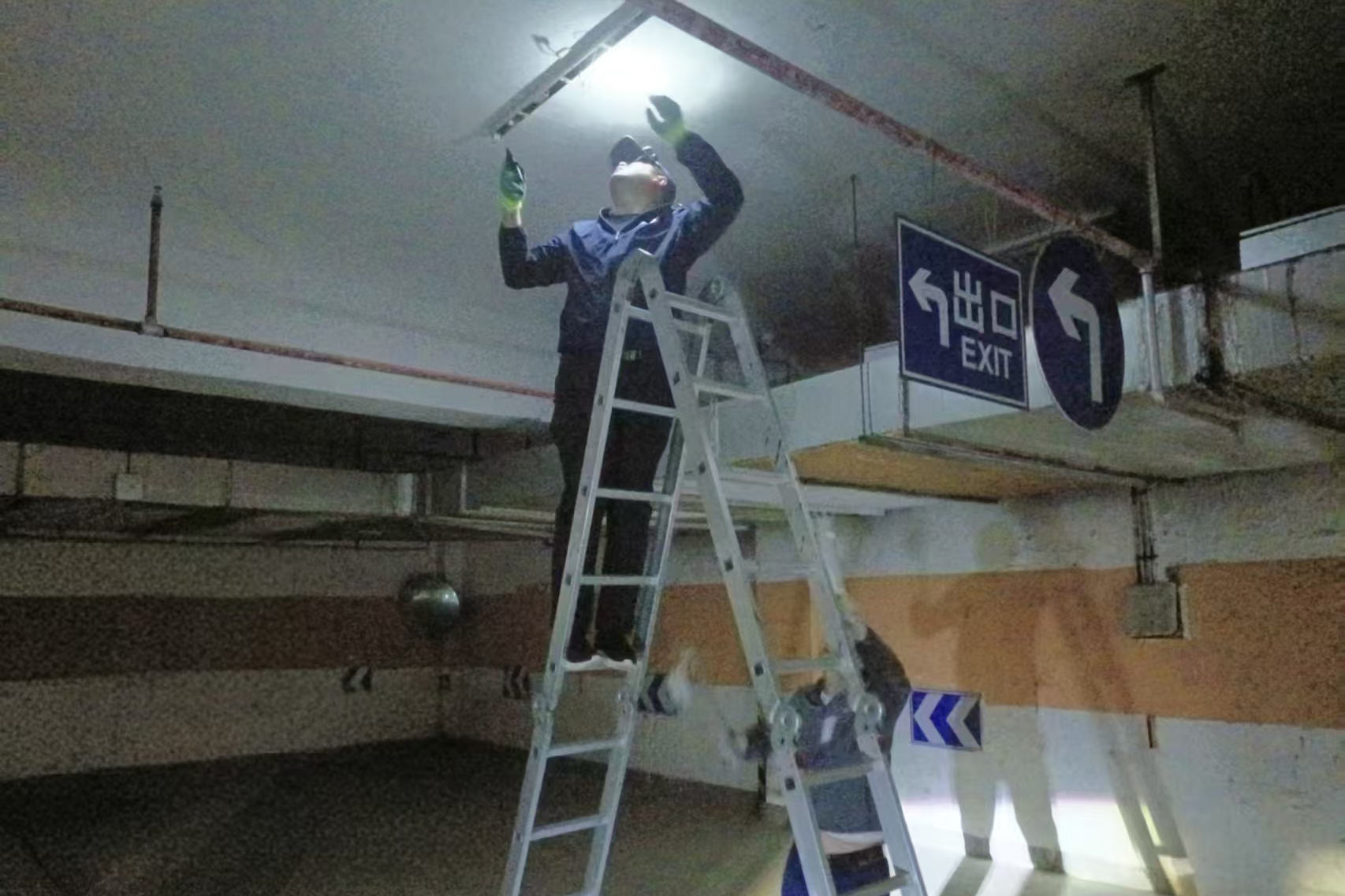 20250605 华泰物业：精细服务 法治同行.jpg