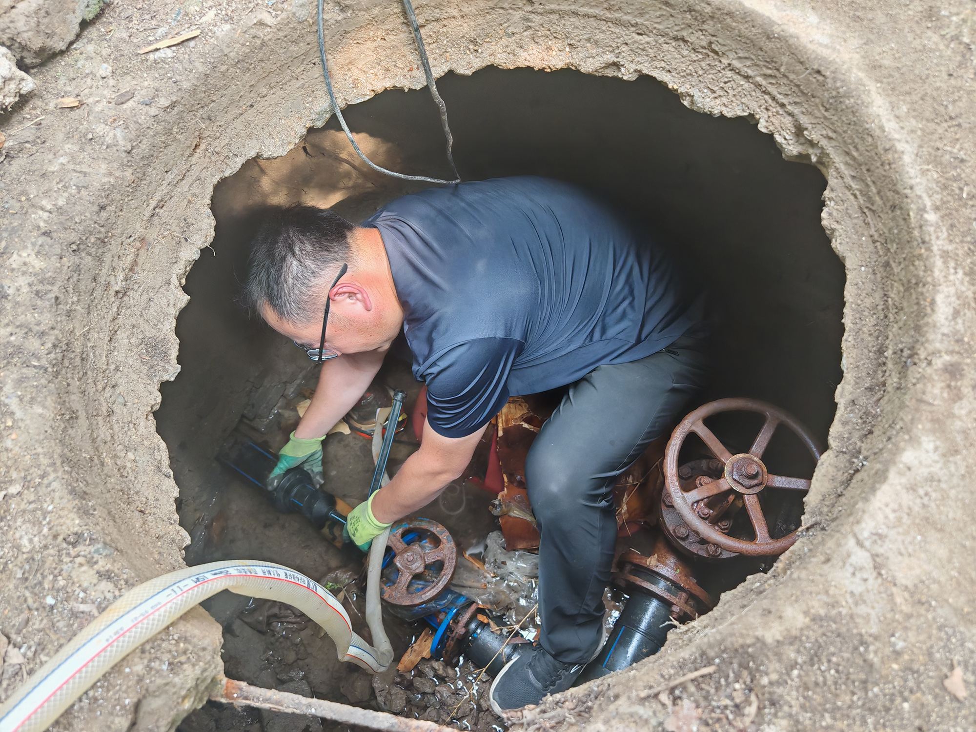 20250805 云台华泰物业：管道抢修护平安.jpg