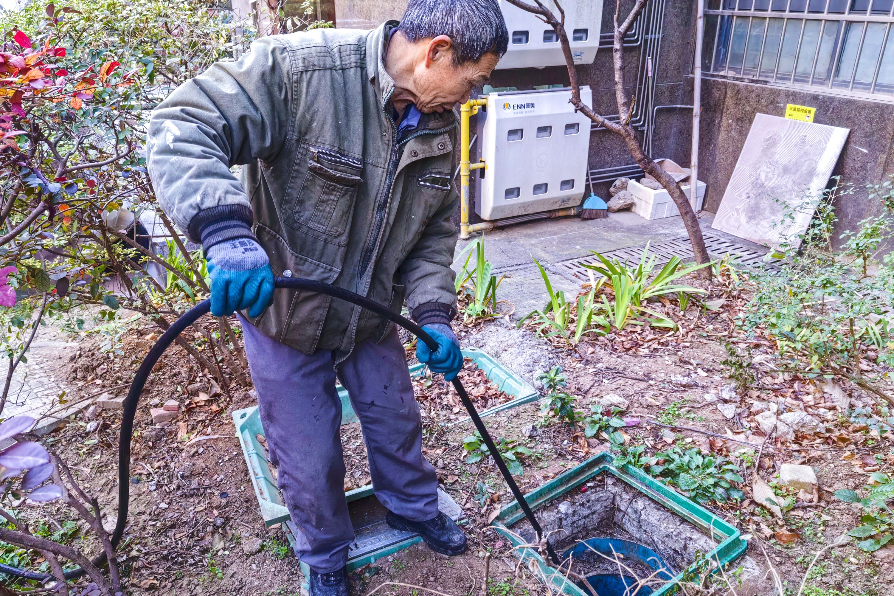 20260130 疏通“堵点”迎新春，华泰物业暖心护航业主舒心生活 (1).jpg